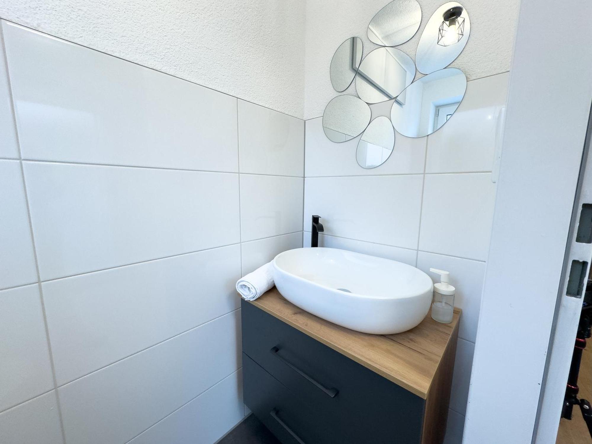 Klassen Apartments! Stadtnahes Ferienhaus* Mit Terrasse In Aulendorf * Fuer 6-8 Personen Exterior foto